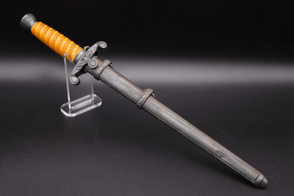 Early Army dagger by Rob Klaas - Image 3