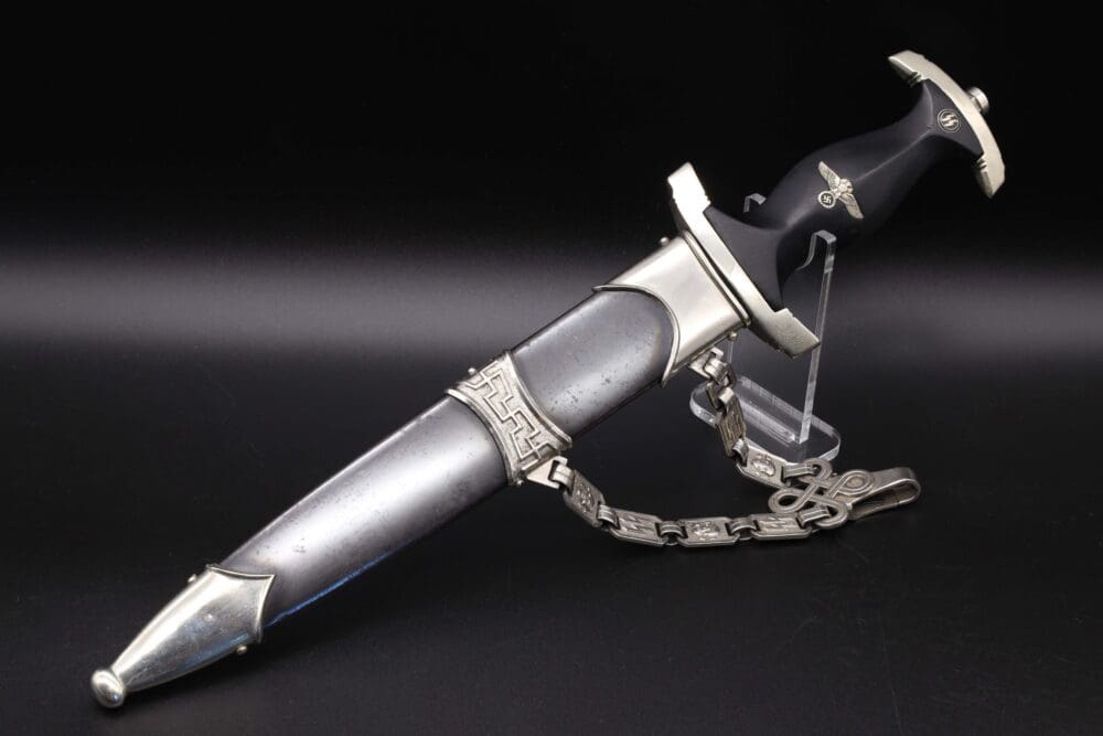 M36 Chained SS Dagger - Image 2