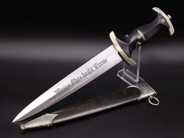 M33 SS Dagger by Gottlieb Hammesfahr
