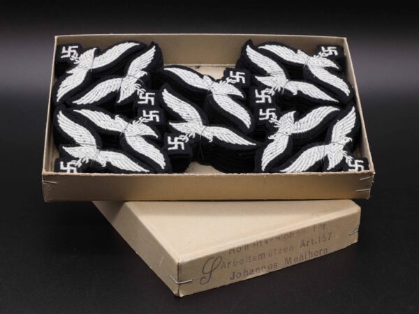 Unissued Box with 100 Arbeitsmützen Eagles