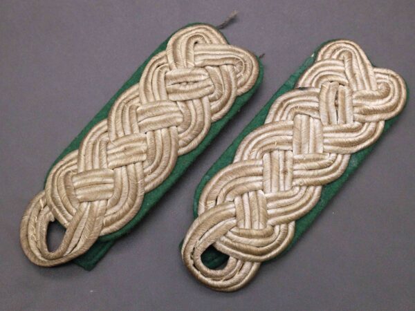 Gebirgsjager Shoulderboards